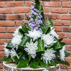 Centro de Crisantemo Blanco y Alelí 30 euros