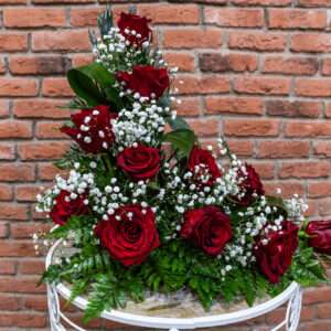 Centro en L de Rosas Rojas y Paniculata Blanca 30 euros