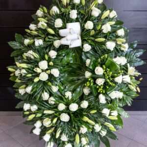 Corona de rosas blancas y lilium blanco 190€