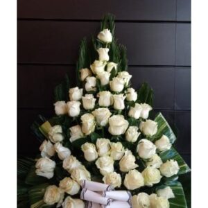 Centro lagrima rosas blancas