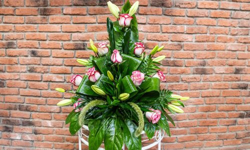 Centro de Rosas Rosas y Lilium Blanco 35 euros