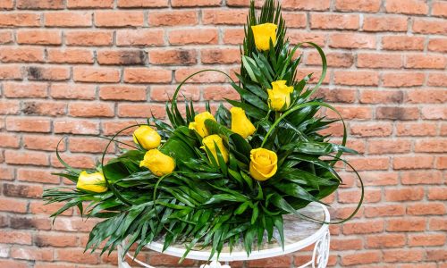 Centro en J de Rosas Amalrillas 30 euros