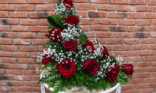 Centro en L de Rosas Rojas y Paniculata Blanca 30 euros