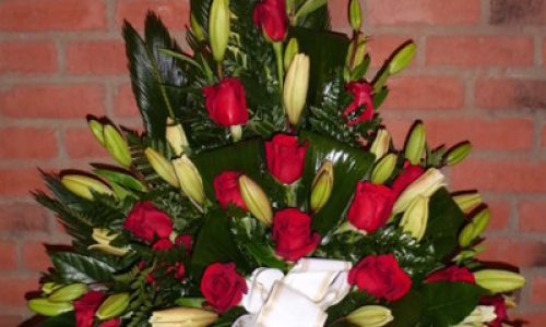 Palma de rosas y lilium