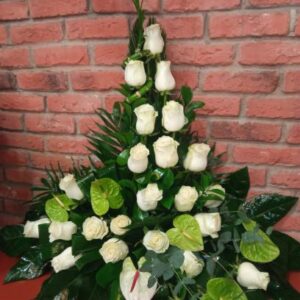 Palma rosas blancas y anthurium verde
