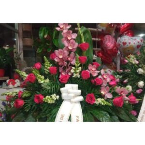 Palma rosas fucsia y orquidea rosa